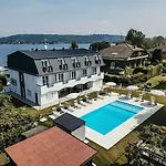 Apartmán Aquavista - & Poolside