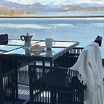 Aquavista - & Poolside Apartmán *