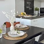 Aquavista - & Poolside Apartmán *