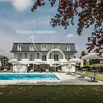 Aquavista - & Poolside