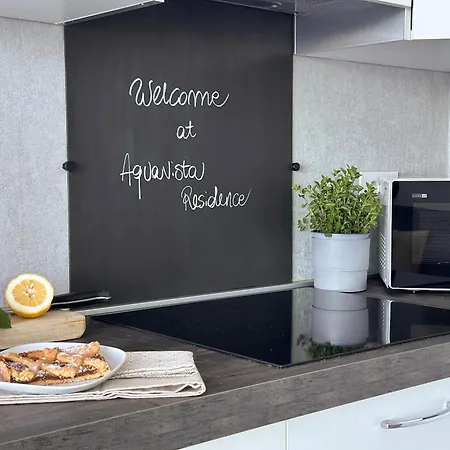 Aquavista - & Poolside Apartment